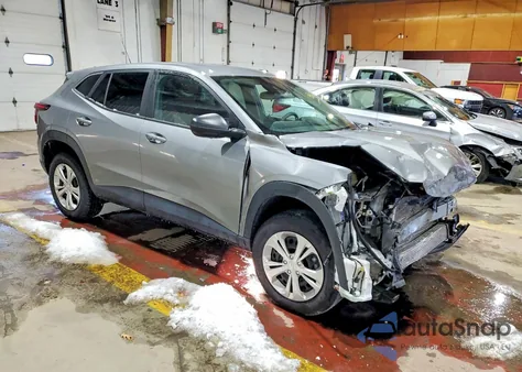 2024 Chevrolet Trax Ls z USA, uszkodzony, nr VIN KL77LFE21RC221974